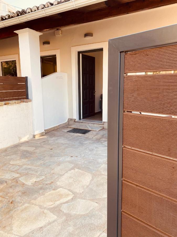 Louvros Luxury Suites Dassia  Exterior foto