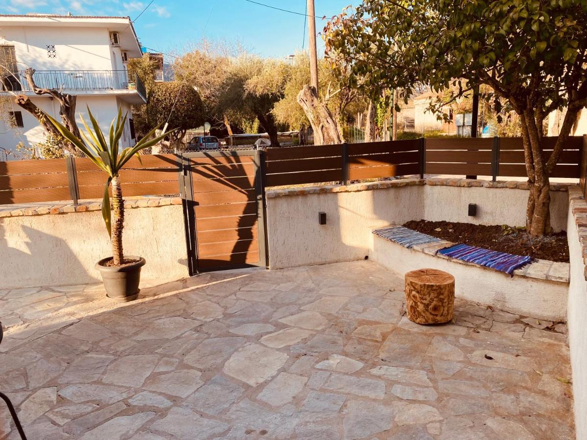 Louvros Luxury Suites Dassia  Exterior foto